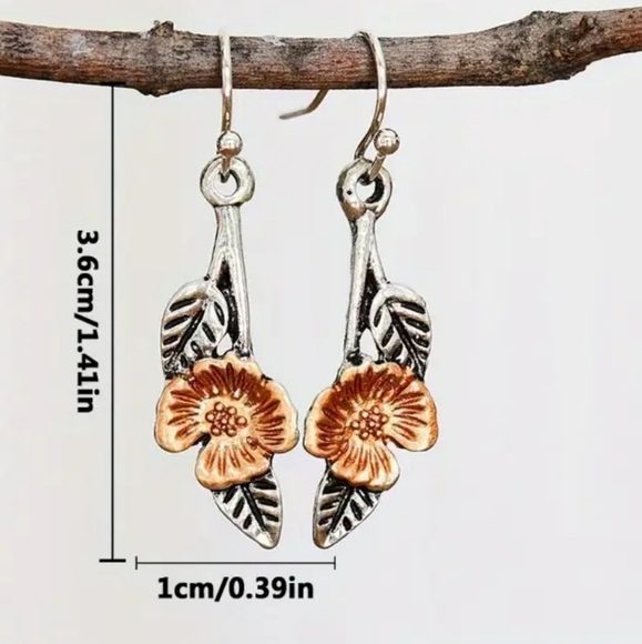 Elegant Silver and Gold Floral Earrings - Picture 2 of 3